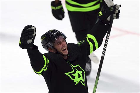 Mason Marchment has 3 goals and an assist in Stars’ 8-1 rout of Blackhawks
